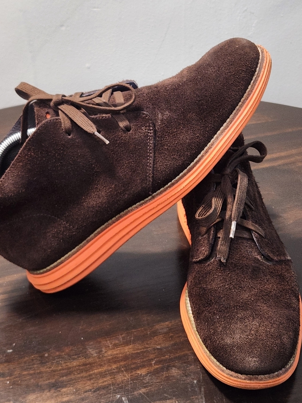 Cole Haan Lunargrand Chukka Boots Men’s 9 Brown Suede Orange Sole Luxury